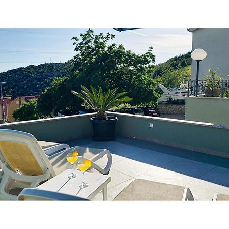 Amazing Apartment In Makarska With House Sea View Kültér fotó