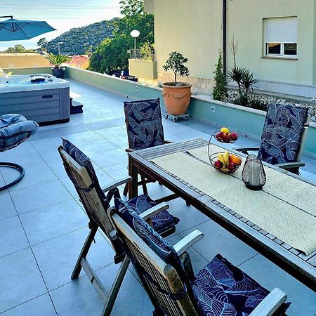 Amazing Apartment In Makarska With House Sea View Kültér fotó